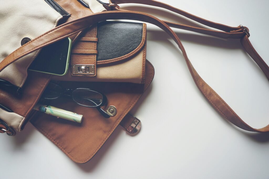 Practicality Meets Style: The Everyday Convenience of Trifold Wallets
