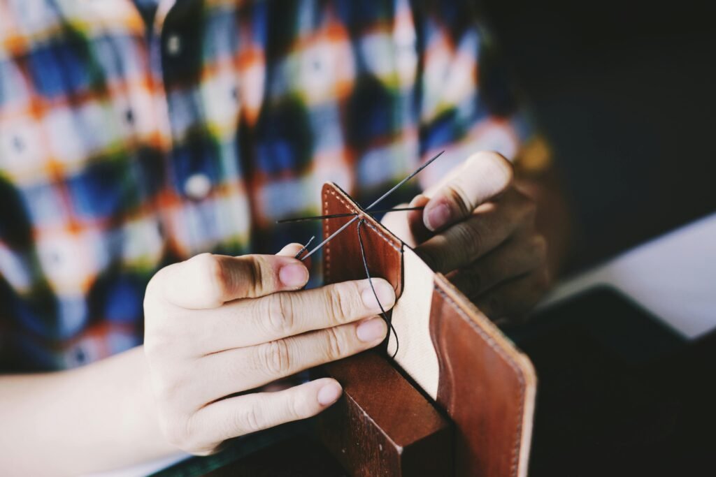 What to look for when assessing leather quality in trifold wallets